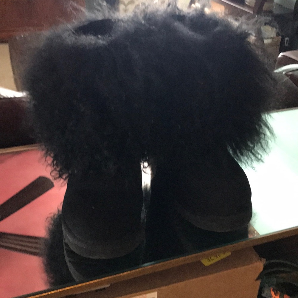 Fuzzy uggs! Sz 10 is